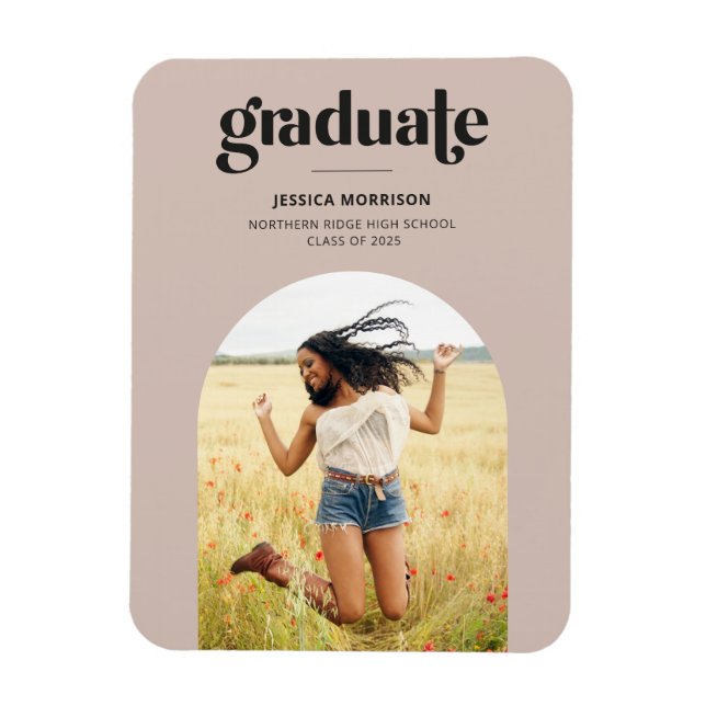 Ímã Anúncio de graduação em preto e rosa com Formando  (Vertical)