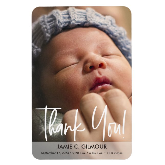 Ímã Anúncio de Nascimento da Foto do Bebê de Script Mo (Vertical)