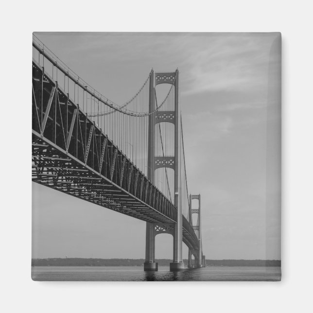 Imã Ao longo da escala de cinza da ponte Mackinac (Frente)