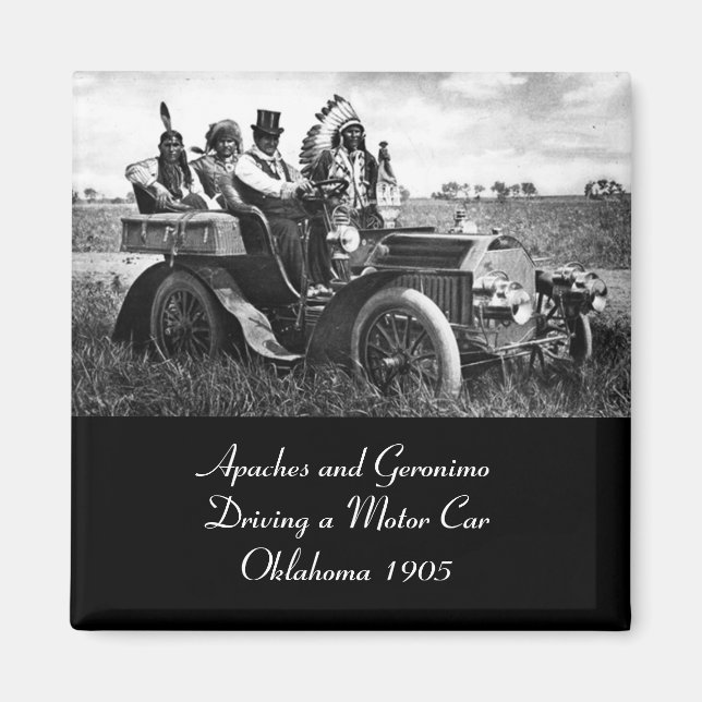 IMÃ APACHES E GERONIMO CONDUZINDO UM CARRO A MOTOR (Frente)