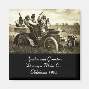 IMÃ APACHES E GERONIMO QUE CONDUZEM UM CARRO DE MOTOR