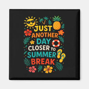 Imã Apenas Mais Um Dia Mais Próximo Da Pausa De Verão