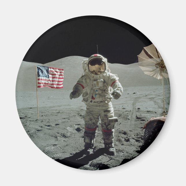 Imã Apollo 17 Astronauta no Vale de Taurus Littrow (Frente)