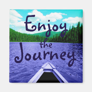 Imã Aproveite a Canoa de Jornada no Lago