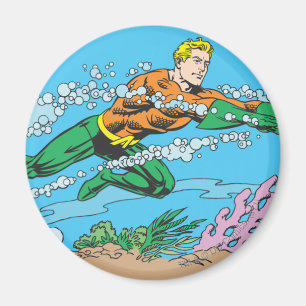 Imã Aquaman Dashes Através da Água