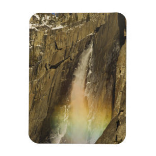 Ímã Arco-íris na Cachoeira Superior de Yosemite em Yos