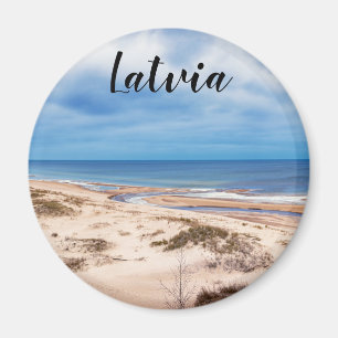 Imã Areia branca perto do mar Báltico, na Letónia