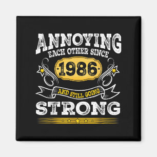 Imã Arranjando-Se Desde O Aniversário De Casamento De 