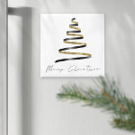 Imã Árvore Negra Dourada Minimalista Feliz Natal<br><div class="desc">Árvore Negra Dourada minimalista O Feliz Natal está em um roteiro de estilo manuscrito com na moda e uma fita como ilustração simplista de árvore.</div>