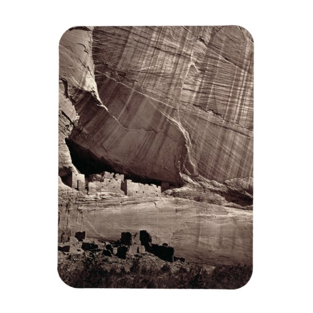 Ímã As antigas ruínas do Canyon de Chelle, 1873 (a (Vertical)