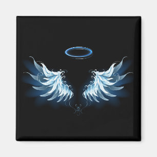 Imã Asas de anjo azuis brilhantes em fundo preto