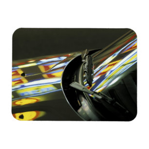 Ímã Ásia, Malásia, Melaka. Reflexões neon no carro