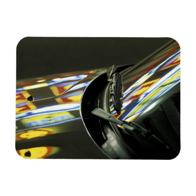 Ímã Ásia, Malásia, Melaka. Reflexões neon no carro (Horizontal)