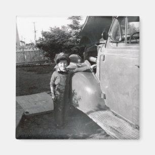 Imã assistente retro do posto de gasolina dos anos 50