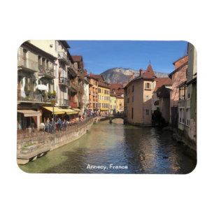 Ímã Atrativa Vista do Rio de Annecy, França em um
