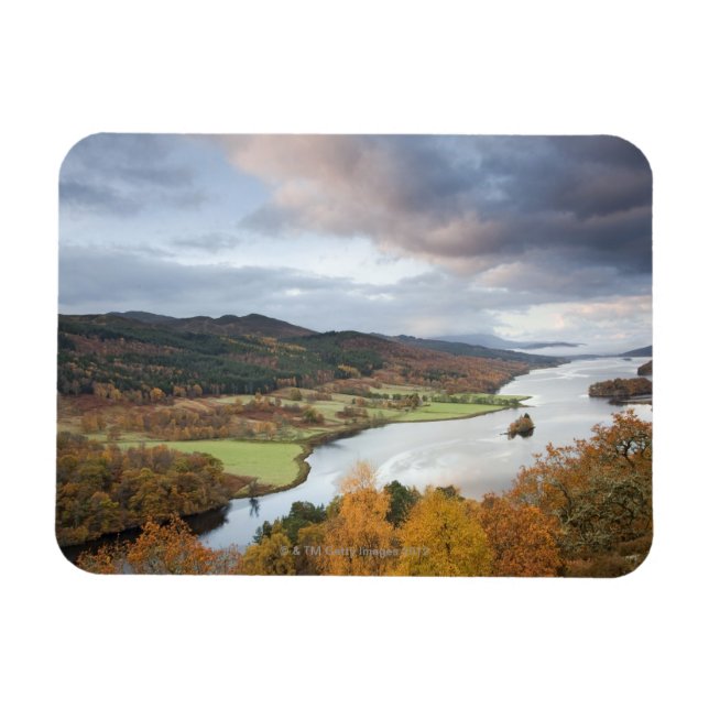 Ímã Autumn tree e Loch Faskally, Pitlochry (Horizontal)