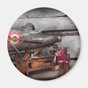 Imã Avião - O hangar de reparo