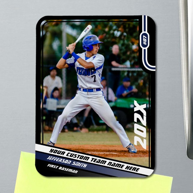 Ímã Azul personalizado do jogador de beisebol (Black Baseball Player Magnet with Custom Team Name and White Blue Stripes)