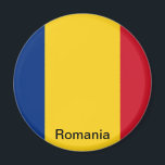 Imã Bandeira da Romênia<br><div class="desc">A bandeira nacional da Romênia (romena: Drapelul României) é um tricolor com faixas verticais: começando com o flagelo, azul, amarelo e vermelho. Tem uma relação largura-comprimento de 2:3. A Constituição da Romênia estabelece que "A bandeira da Romênia é tricolor; as cores estão dispostas verticalmente pela seguinte ordem do mastro: azul,...</div>