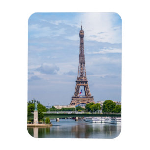Ímã Bandeira francesa acenando no meio da Torre Eiffel