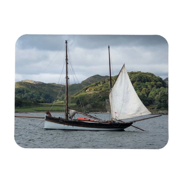 Ímã Barco à vela em Loch Crinan, Escócia (Horizontal)