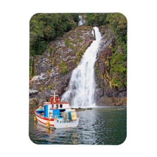 Ímã Barco e cachoeira, Chile