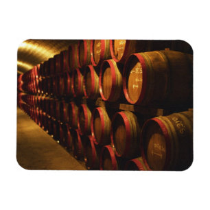 Ímã Barris de vinho Tokaj empilhados no Disznoko