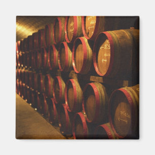 Imã Barris de vinho Tokaj empilhados no Disznoko