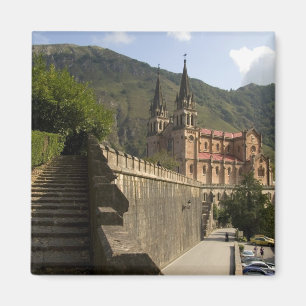 Imã Basílica de Covadonga, noroeste da Espanha.