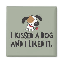 Beijei um Cachorro e gostei dele