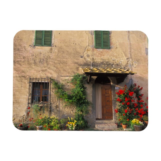 Ímã Bela casa antiga com flores em San Gimignano (Horizontal)