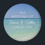 Imã Bela Fotografia de Praia Casamento Personalizado<br><div class="desc">Este belo ímã personalizado de casamento na praia mostra uma fotografia serena do horizonte oceânico para um casamento de destino na costa durante o verão. Tratem seus convidados a este adorável favor tropical para uma tarde ao largo da sua ilha favorita com esta fotografia bonito. Concluído com um script chic...</div>