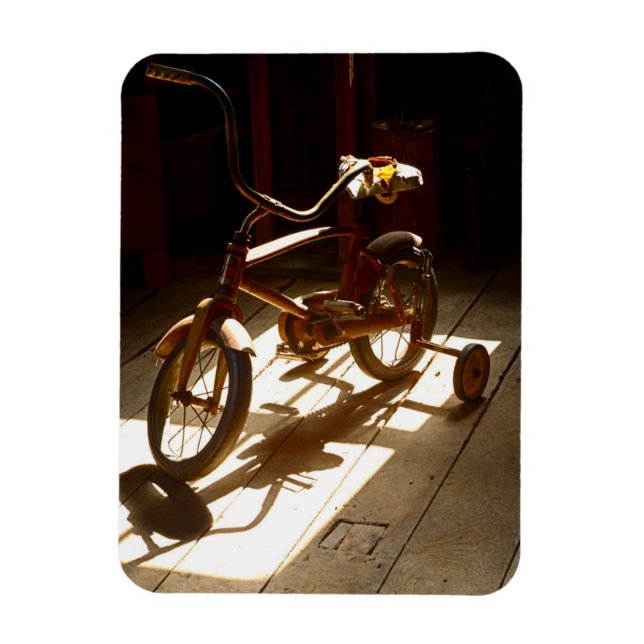 Ímã Bicicleta infantil no antigo moinho de grãos (Vertical)