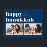 Ímã Blue Retro Typografia Happy Hanukkah Foto Dois<br><div class="desc">Feliz Hanukkah! Celebre o alegre Festival das Luzes com nossa foto personalizável do ímã Chanucá! Este ímã festivo permite-lhe mostrar as suas memórias favoritas enquanto adiciona um toque pessoal ao seu decoro de férias. Apresenta tipografia retrógrada. Personalize adicionando seus detalhes. Um presente ideal para a família e os amigos, ou...</div>