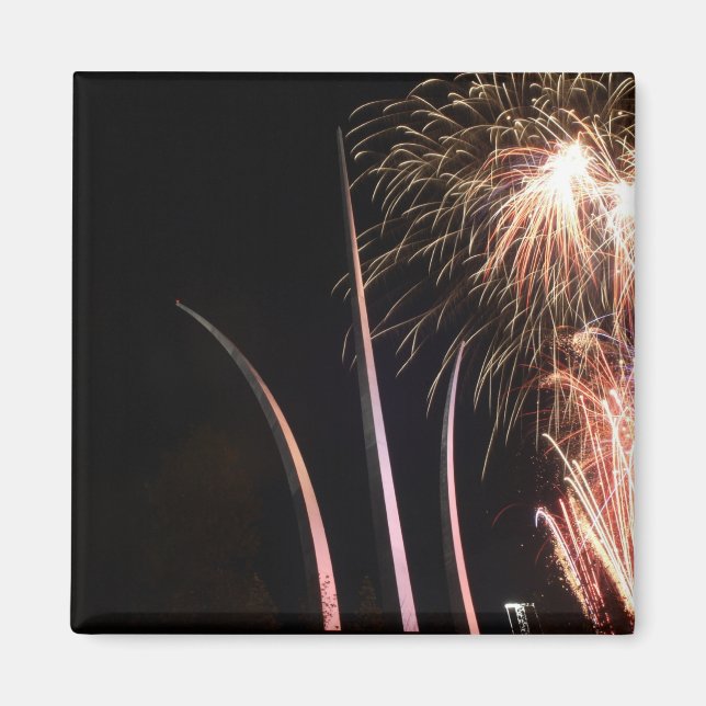 Imã Bombeiros acendem o Memorial da Força Aérea (Frente)