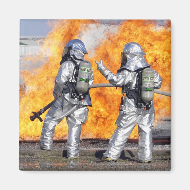 Imã Bombeiros combatem um incêndio simulado (Frente)