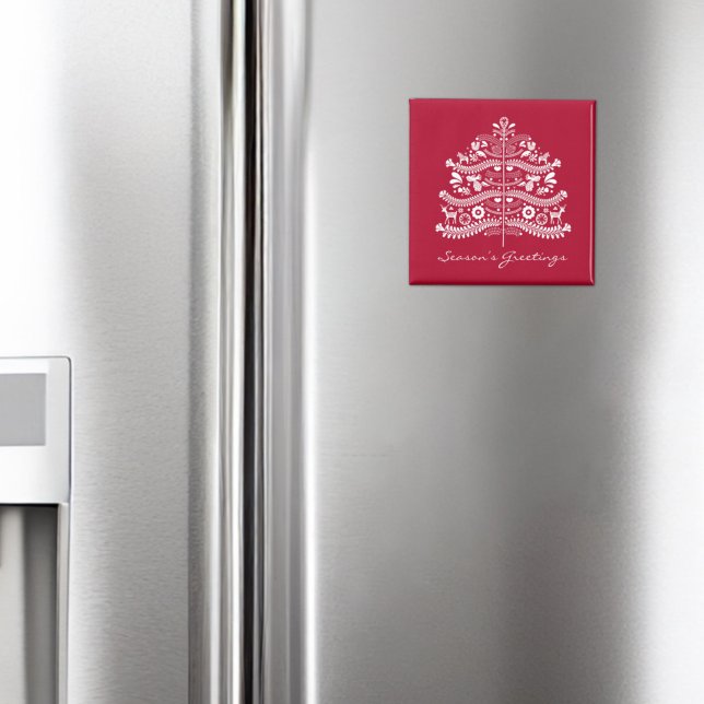 Imã Branco sobre a Árvore Nórdica de Natal Vermelha Es (Criador carregado)