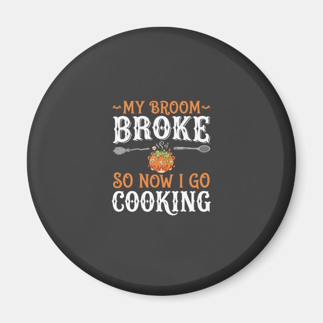 Imã Bruxa de Halloween Cozinhando com Cabo de Vassoura (Frente)