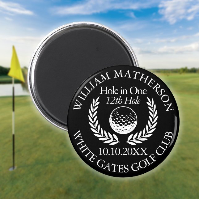 Imã Buraco numa Bola de Golfe e fundo preto e branco (Hole in One Golf Ball And Wreath Black And White Magnet)