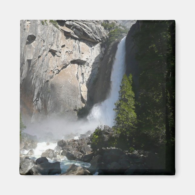 Imã Cachoeira Inferior de Yosemite na Trilha da Cachoe (Frente)