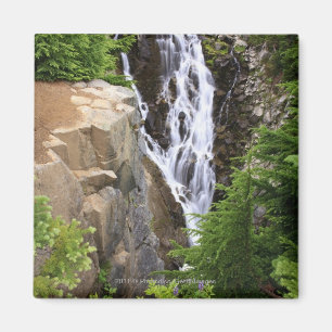 Imã Cachoeira no parque nacional de Monte Rainier