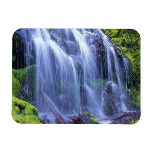 Ímã Cachoeira Proxy nas Montanhas Cascade Central de O
