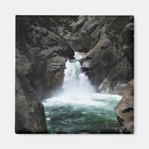 Imã Cachoeira Roaring River, King's Canyon, CA