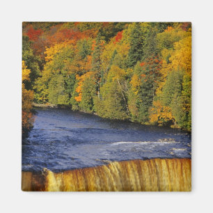 Imã Cachoeira Superior de Tahquamenon em UP Michigan e