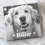 Imã Cachorro de animais de estimação<br><div class="desc">Imã de geladeira fotográfica com sua foto personalizada de animal de estimação com o nome do animal de estimação como uma sobreposição de texto branca flanqueada por dois corações.</div>
