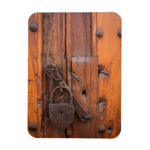 Ímã Cadeado em porta de madeira