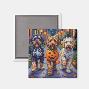Imã Cães Bernedoodle fazendo Trick-or-Treating no Dia