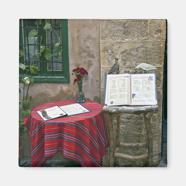Imã Café na calçada, Chania, Creta, Grécia (Frente)