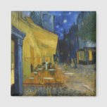 Imã Cafe Terrace à Noite | Vincent Van Gogh<br><div class="desc">Café Terrace na Night (1888),  do artista poste-impressionista holandês Vincent Van Gogh. A pintura original de arte é um óleo na canvas que representa uma cena noturna estrelada em frente a um café francês em Arles. Use as ferramentas de design para adicionar texto personalizado ou personalizar a imagem.</div>