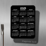 Ímã Calendário de Exibição de Ano de Cheio 2023 - Míni<br><div class="desc">Preto e branco - Um calendário mínimo básico de 12 meses com um fundo de cor sólida. Uma busca padrão para seu escritório doméstico ou vestiário escolar.</div>